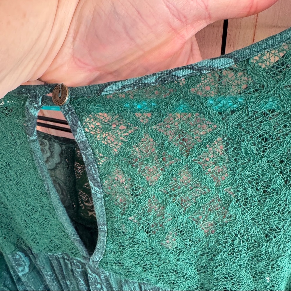 Mason & Belle - Tempesta Lace Detail Three Quarter Sleeve Top - Green - 3x - Picture 12 of 13